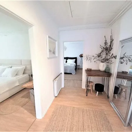 Casa B Comfortable Holiday Hotel na wodzie *