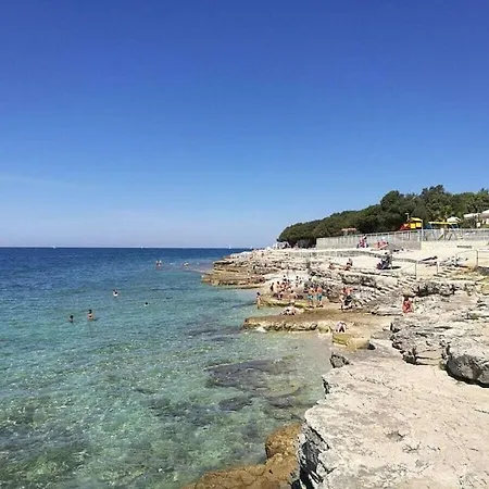 Hotel na wodzie Casa B Comfortable Holiday Tar-Vabriga