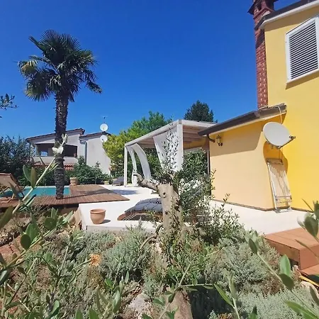Casa B Comfortable Holiday Hotel na wodzie Tar-Vabriga